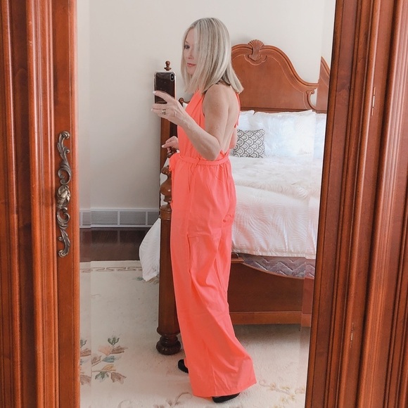 HOT & DELICIOUS coral romper halter neck bare back - Picture 6 of 8